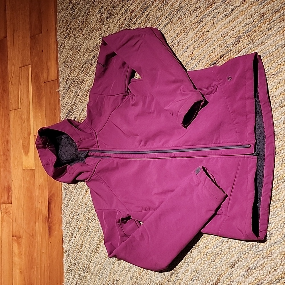 Kids sz 18-20 (fits like women's S/M) Lined Columbia jacket.